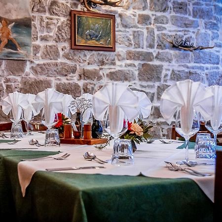 Guest House Pod Slavnikom Podgorje  エクステリア 写真