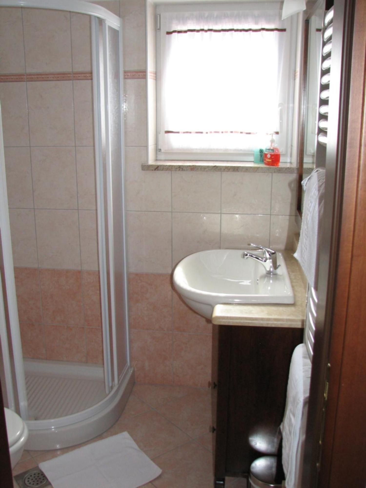 Guest House Pod Slavnikom Podgorje  エクステリア 写真