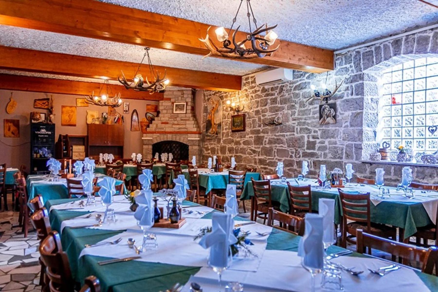 Guest House Pod Slavnikom Podgorje  エクステリア 写真