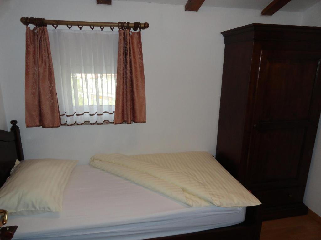 Guest House Pod Slavnikom Podgorje  部屋 写真