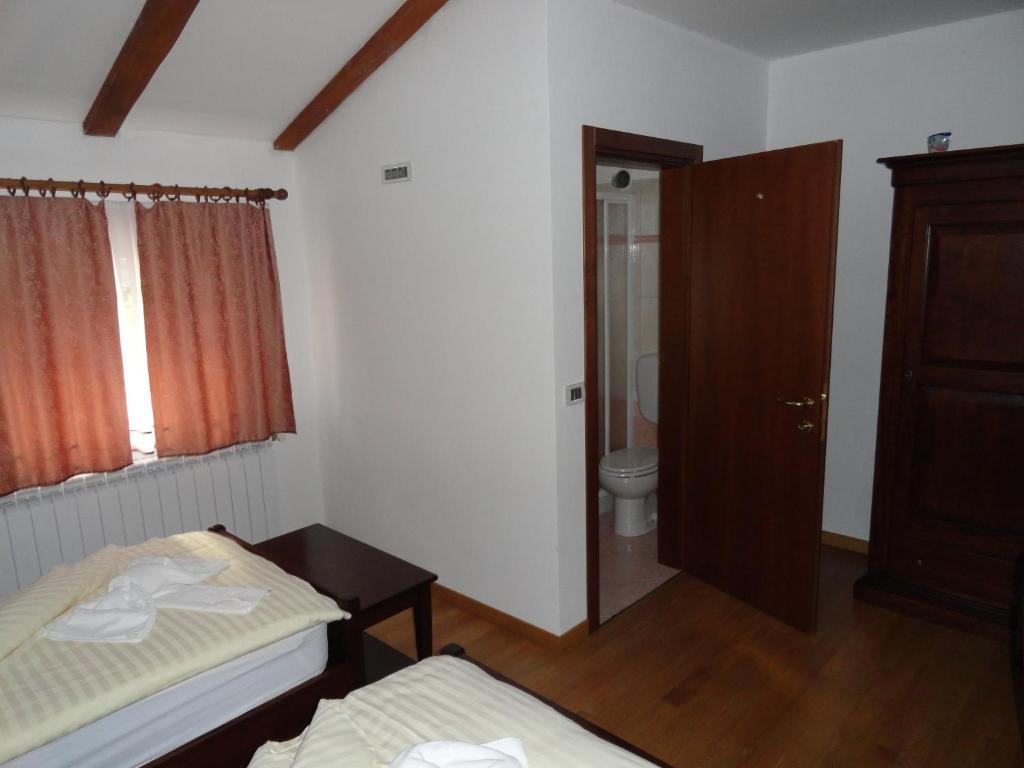 Guest House Pod Slavnikom Podgorje  部屋 写真